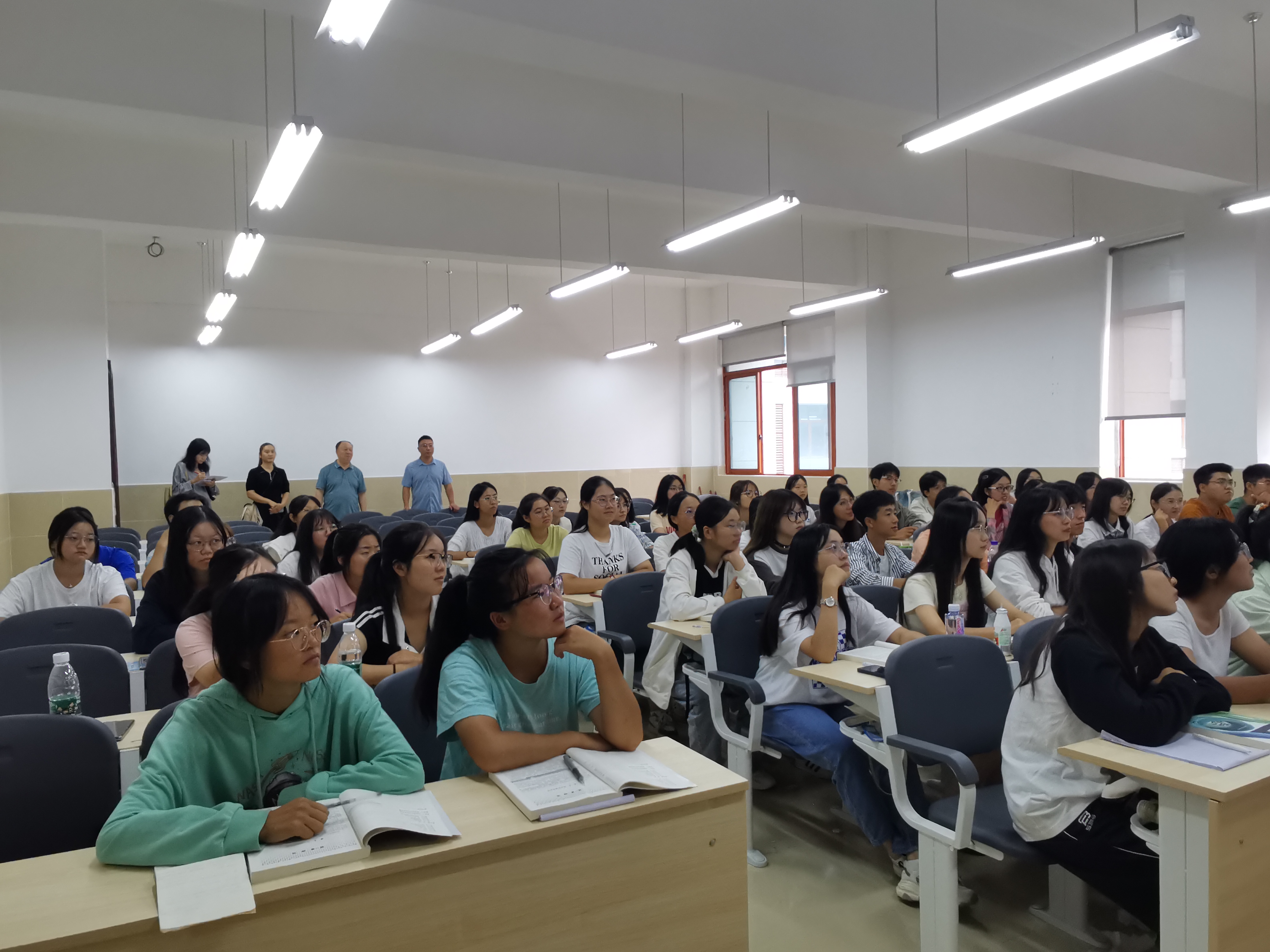 常态教学有效监管，线下巡课倾心护航——教育学院2023级学生开学“第一课”
