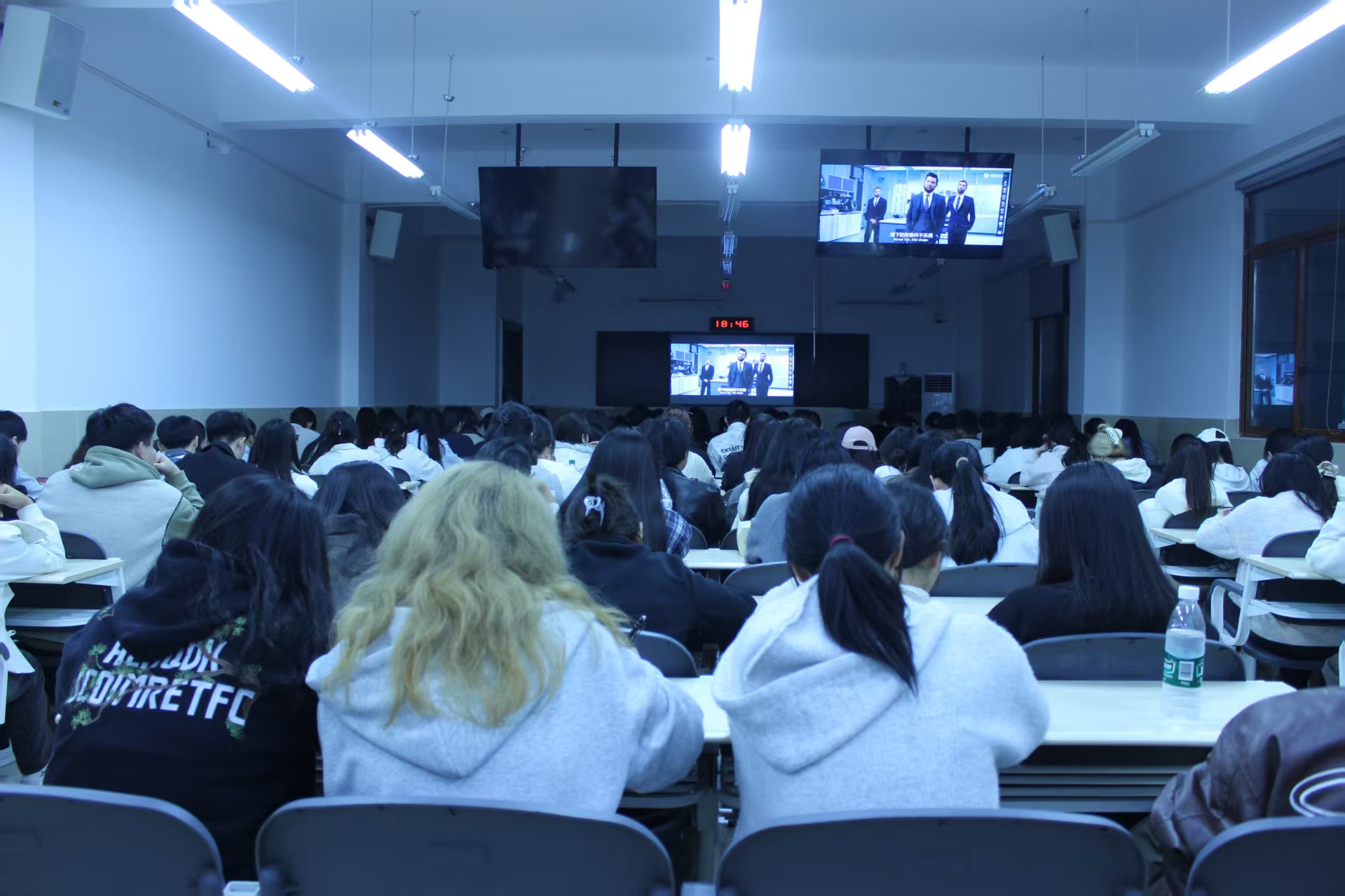 学校心理协会举办 “告别空想，即刻行动”观影活动